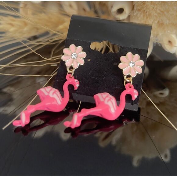Pink flamingo flower earrings - Picture 1 of 2